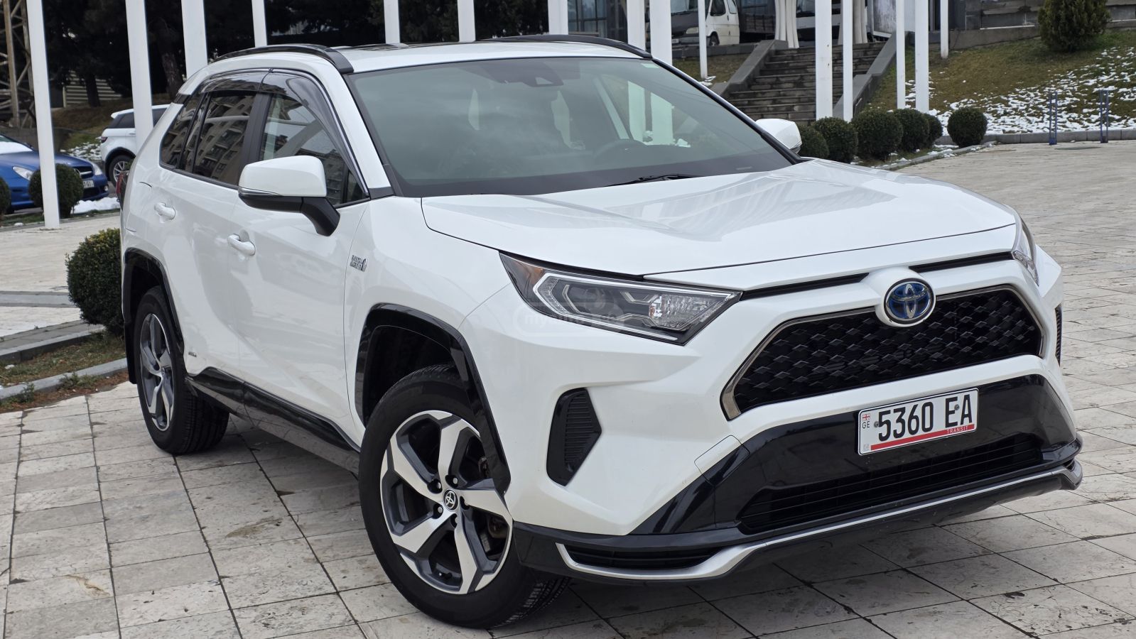 Toyota RAV 4 - фото 1