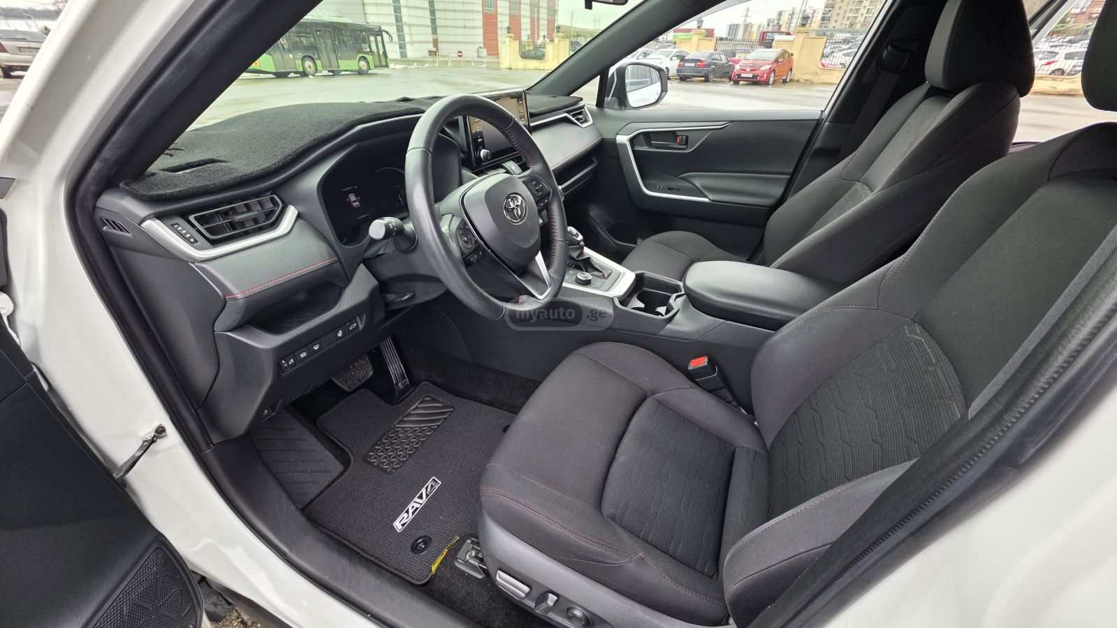 Toyota RAV 4 - фото 7