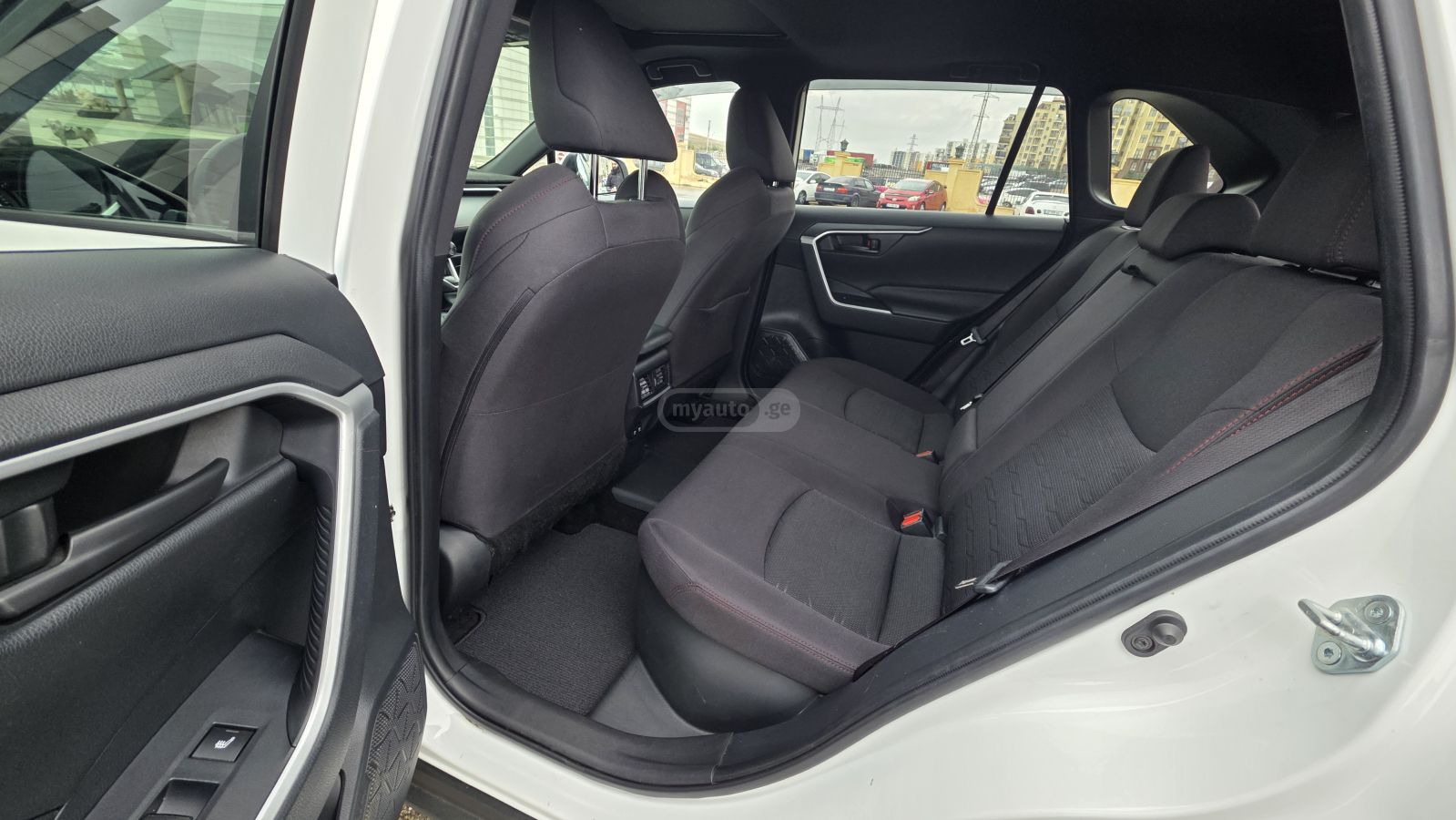 Toyota RAV 4 - фото 9