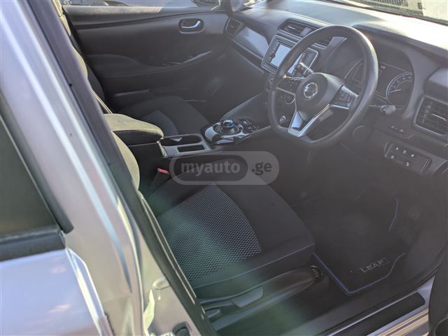 Nissan Leaf - фото 11