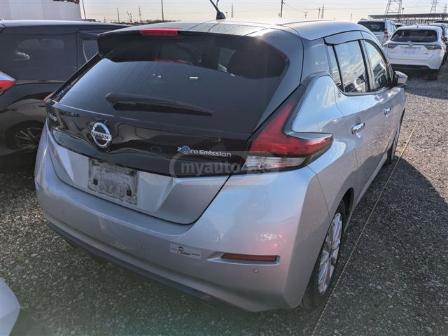 Nissan Leaf - фото 12