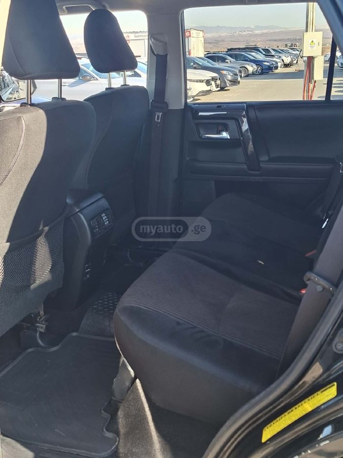 Toyota 4 Runner - фото 10