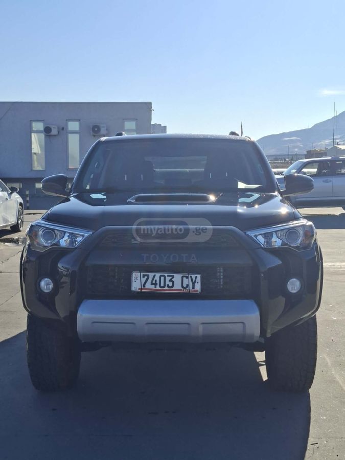 Toyota 4 Runner - фото 11