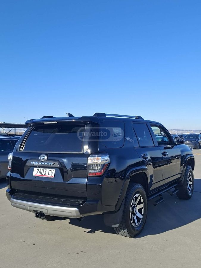 Toyota 4 Runner - фото 3