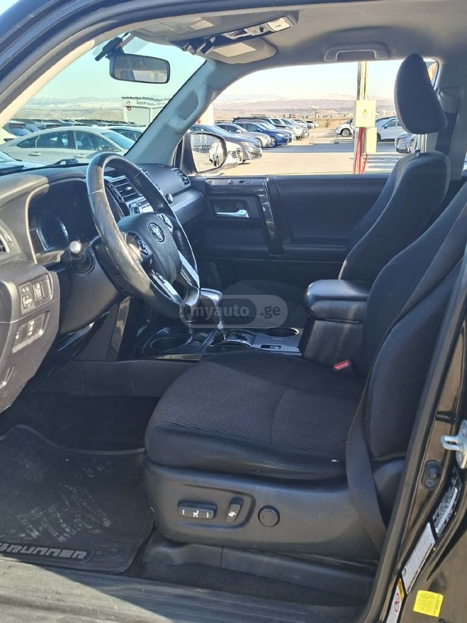 Toyota 4 Runner - фото 8