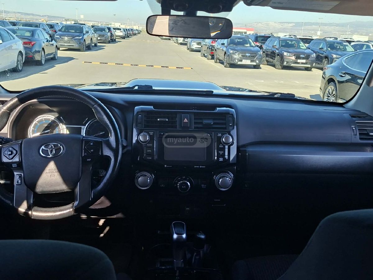 Toyota 4 Runner - фото 9