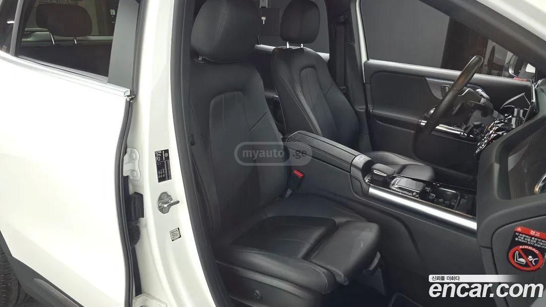 Mercedes-Benz GLA 45 AMG 2021 — миниатюра 10