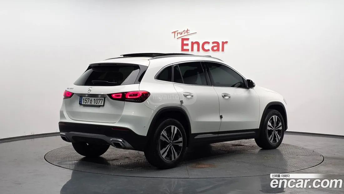 Mercedes-Benz GLA 45 AMG 2021 — миниатюра 2