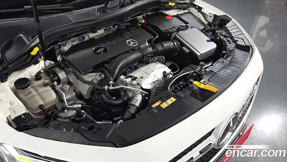 Mercedes-Benz GLA 45 AMG 2021 — миниатюра 6