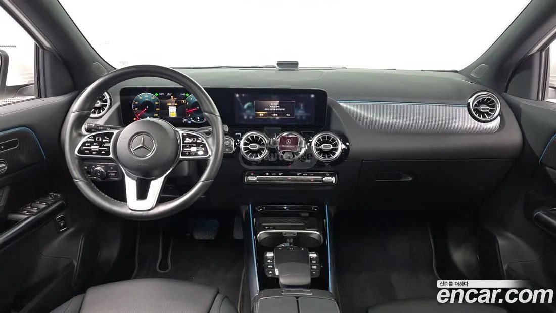 Mercedes-Benz GLA 45 AMG 2021 — миниатюра 7