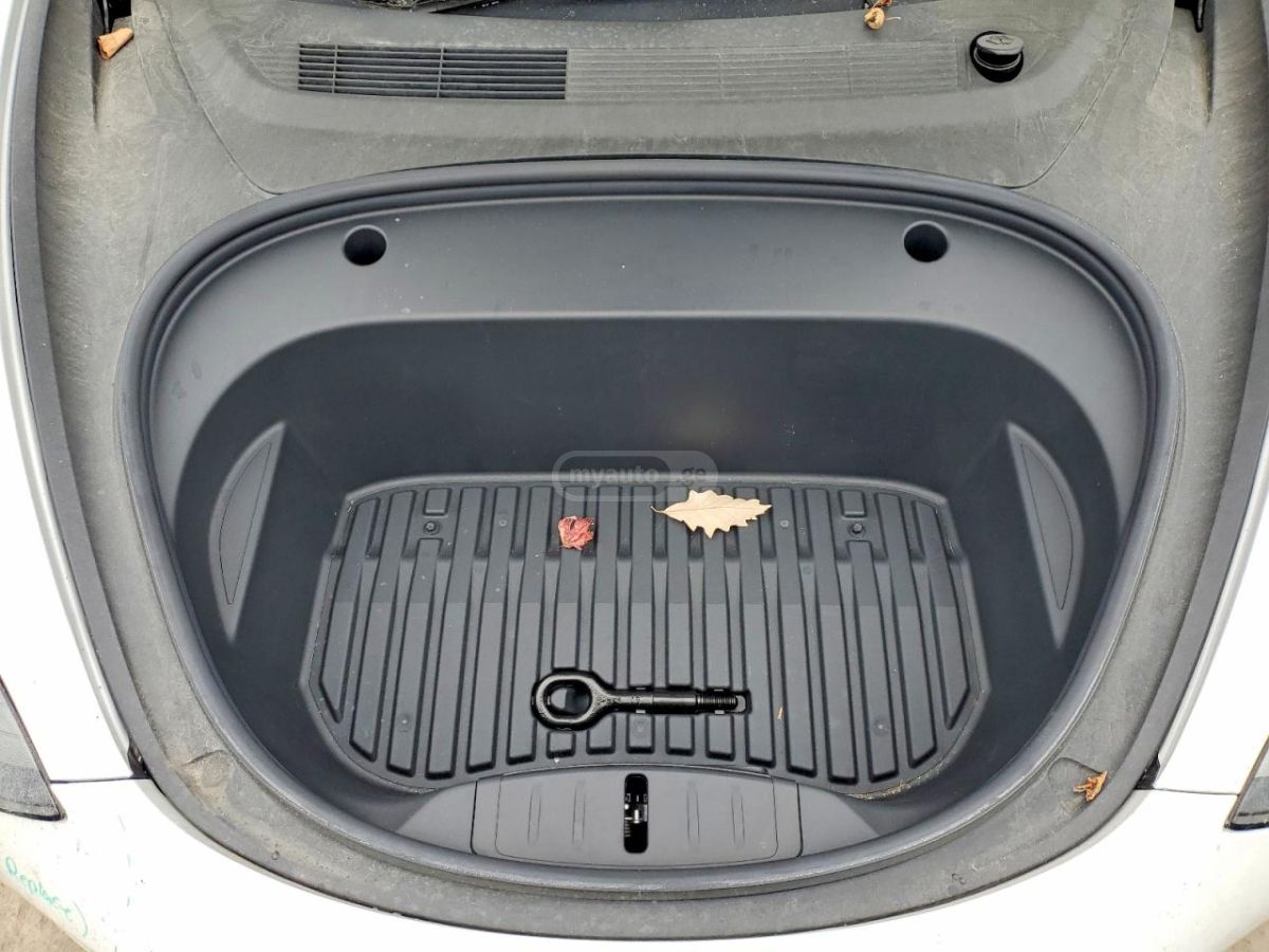 Tesla Model 3 - фото 10