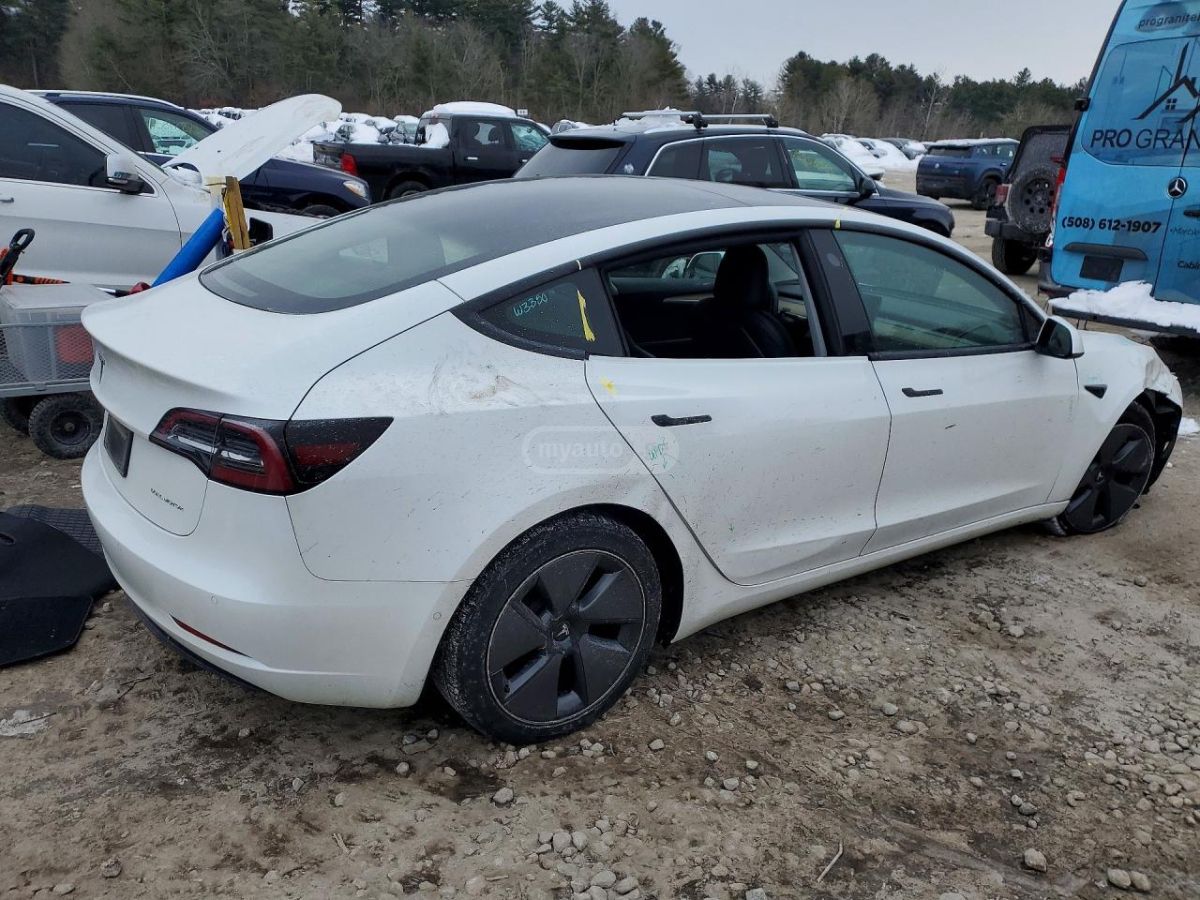 Tesla Model 3 - фото 3