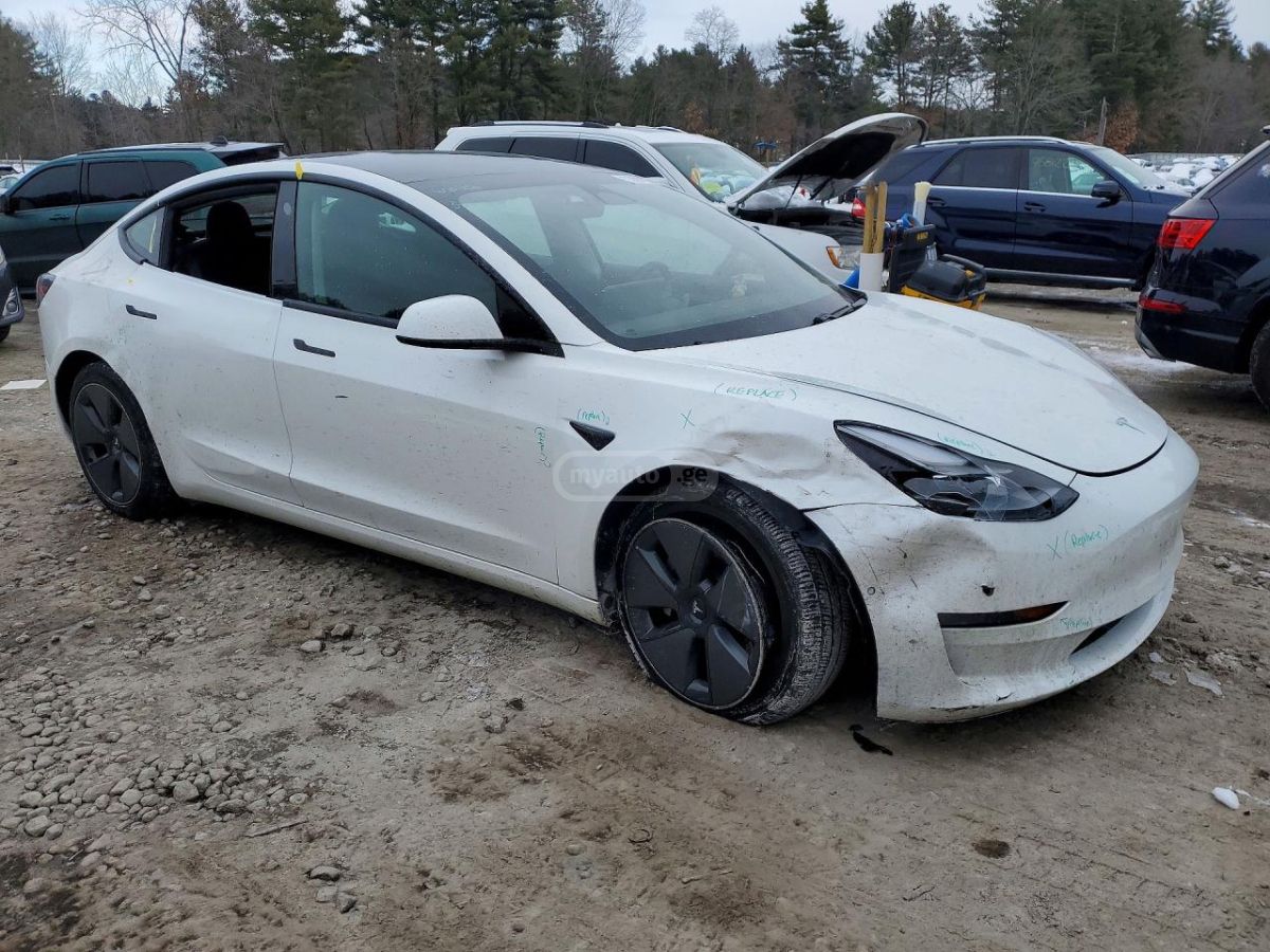 Tesla Model 3 - фото 4
