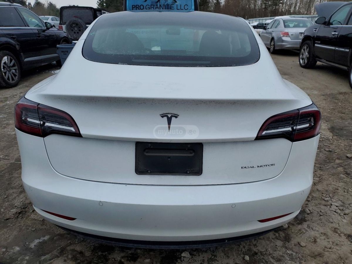 Tesla Model 3 - фото 6