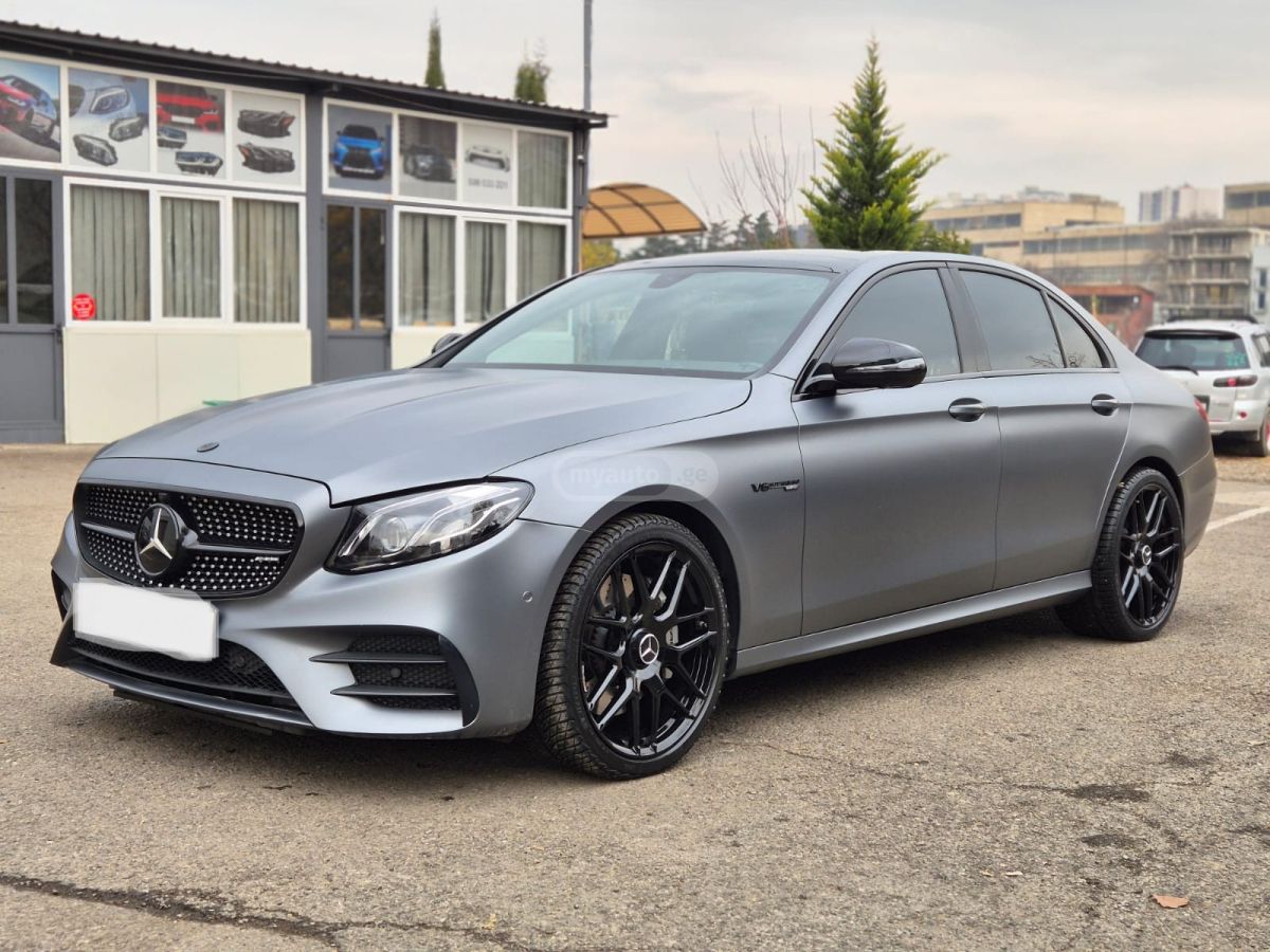 Mercedes-Benz E53 AMG - фото 11