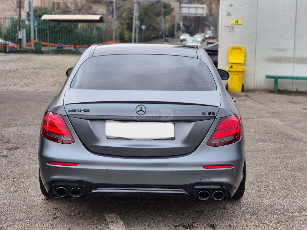 Mercedes-Benz E53 AMG - фото 12