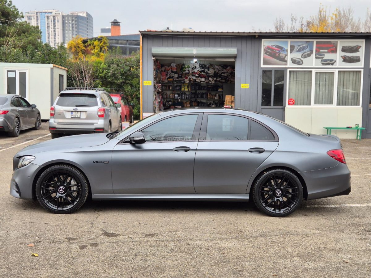 Mercedes-Benz E53 AMG - фото 7