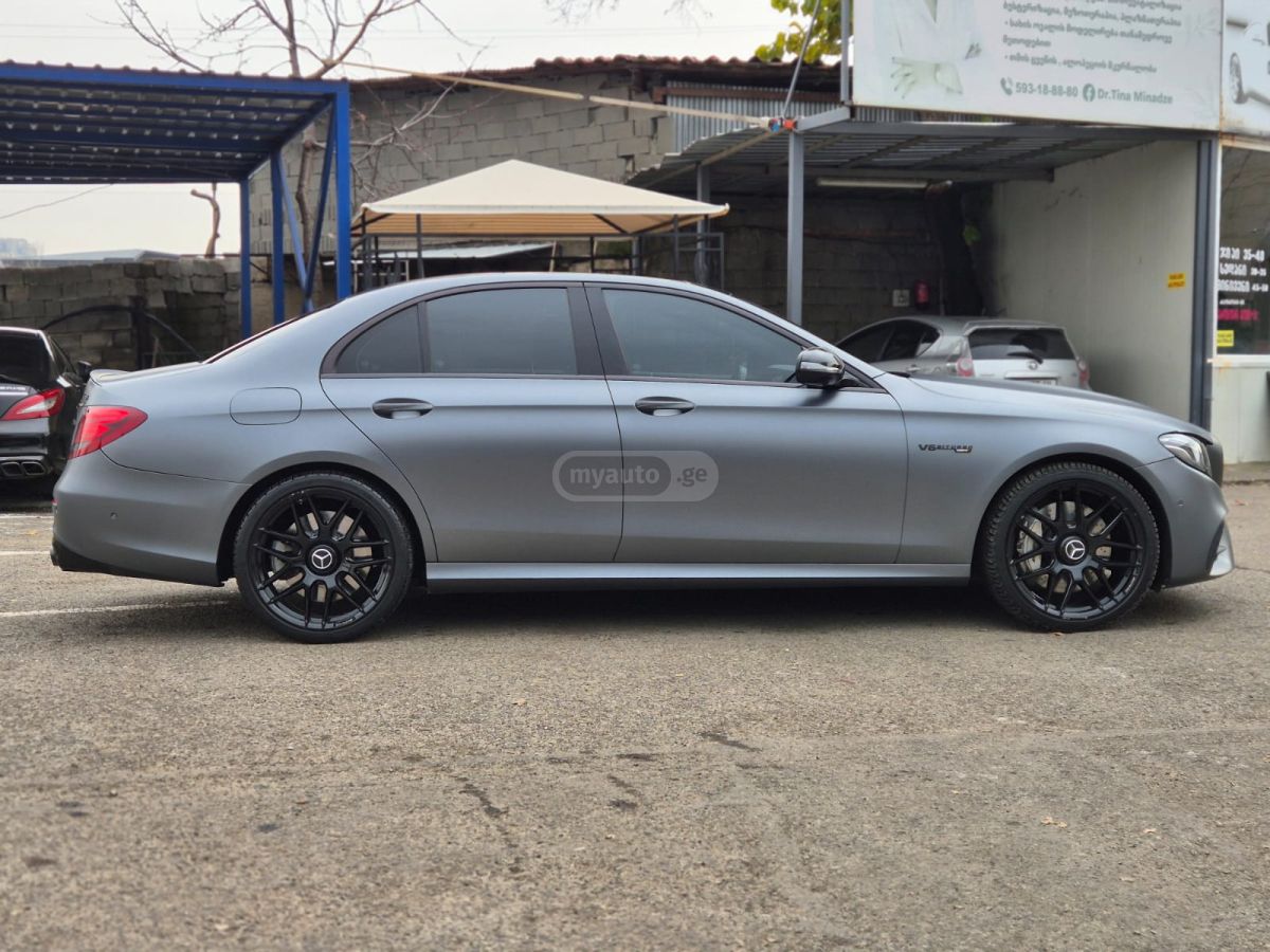 Mercedes-Benz E53 AMG - фото 8