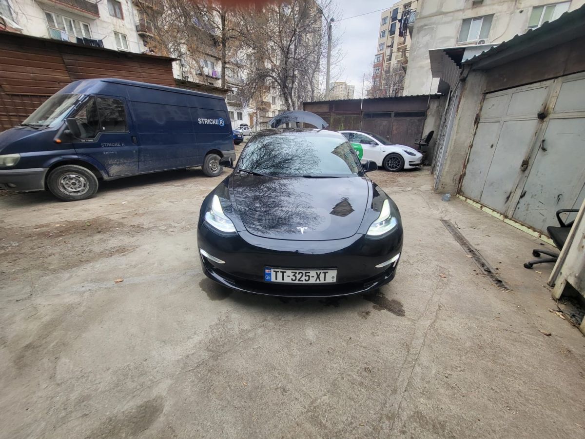 Tesla Model 3 - фото 4