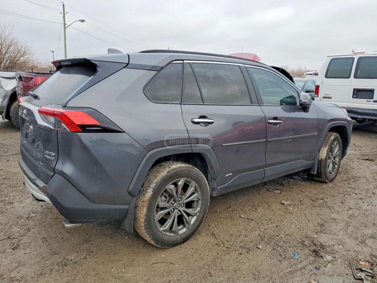 Toyota RAV 4 - фото 3