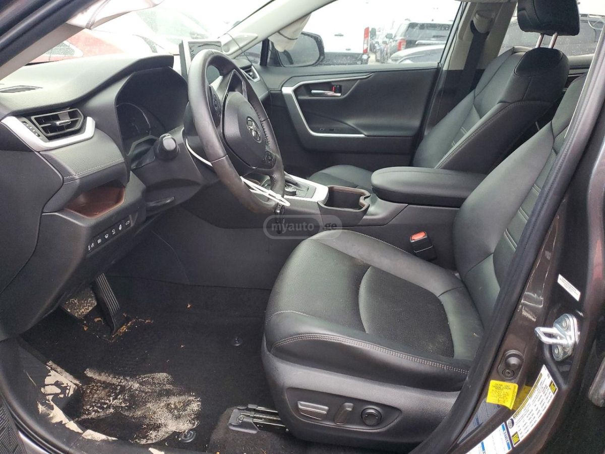 Toyota RAV 4 - фото 7