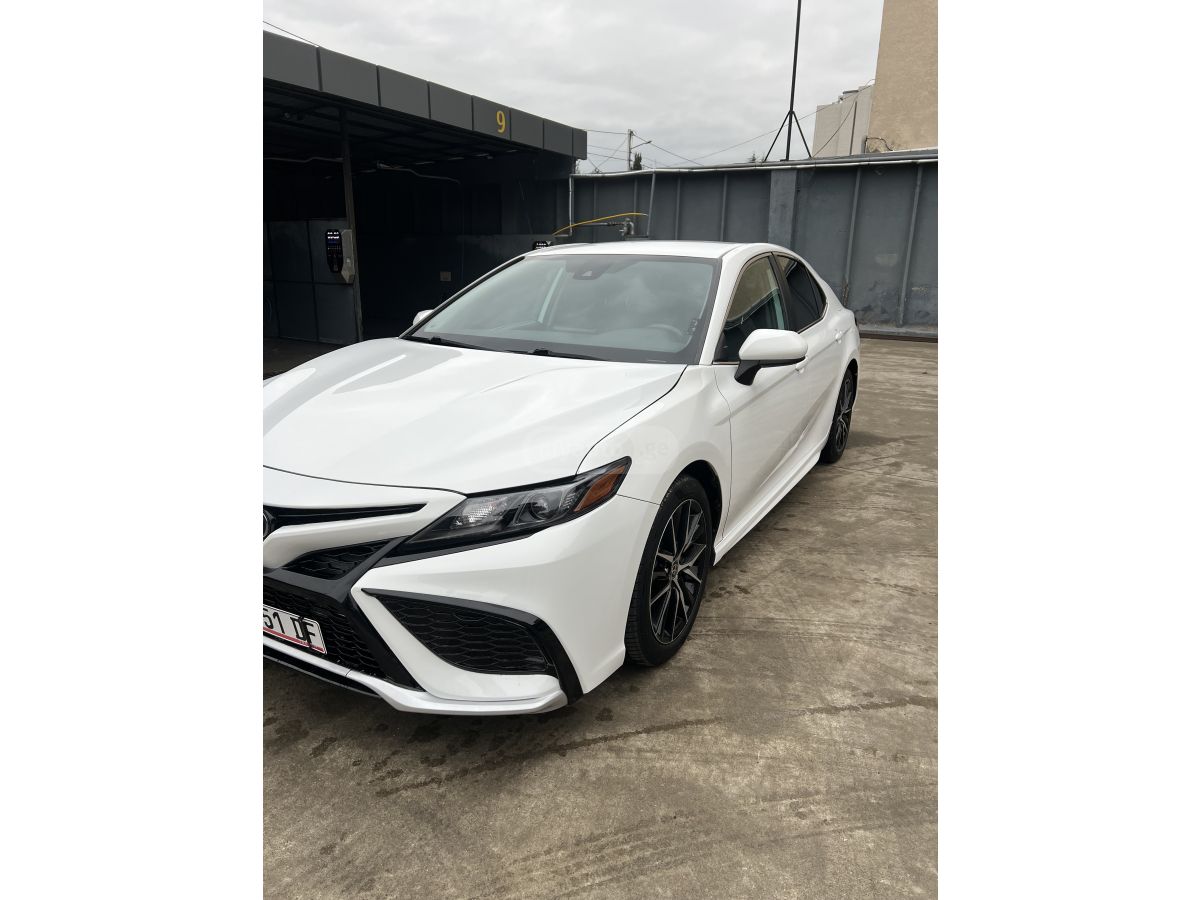 Toyota Camry - фото 2