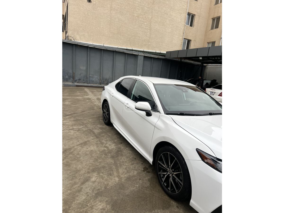 Toyota Camry - фото 3