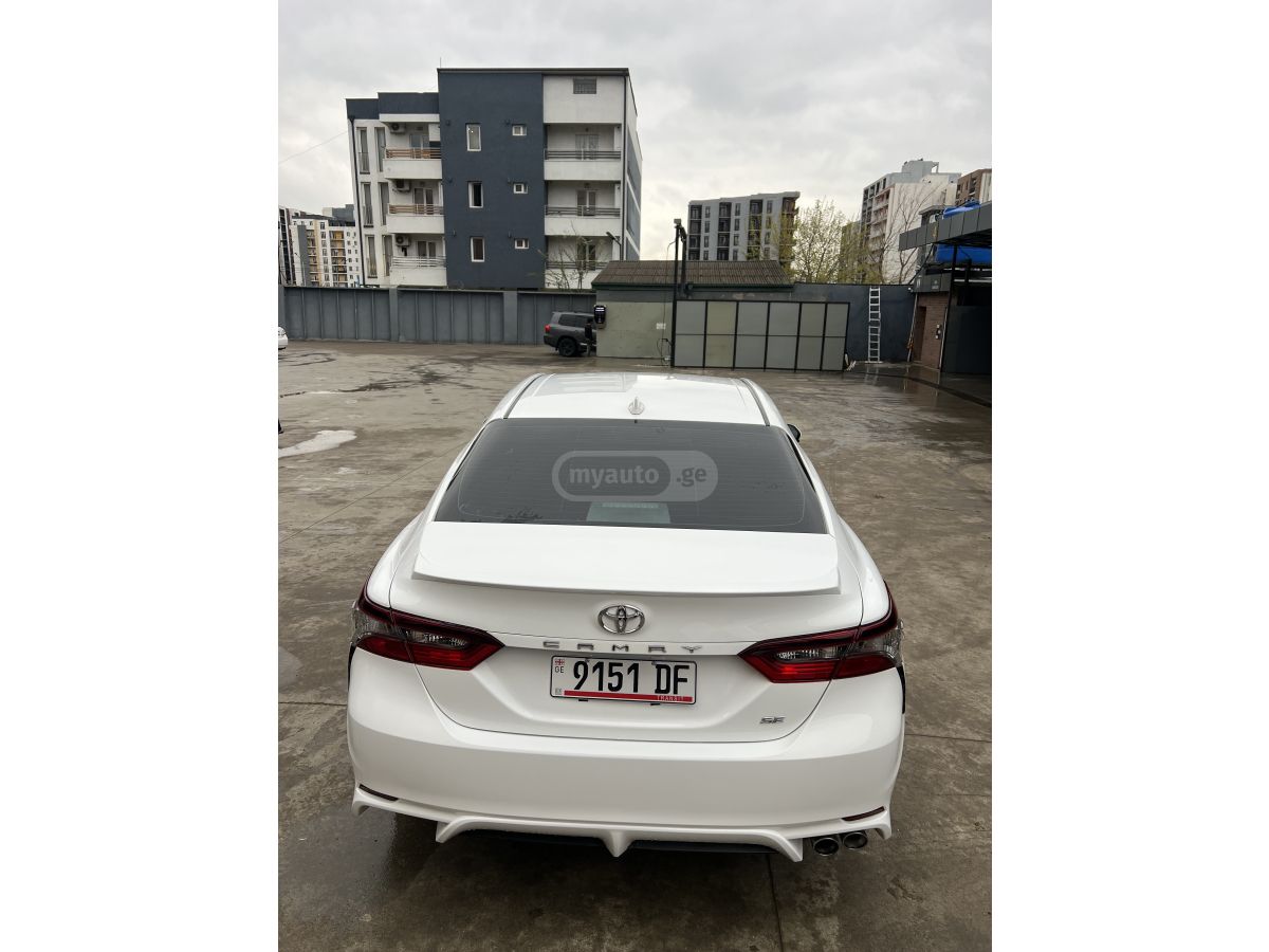 Toyota Camry - фото 5