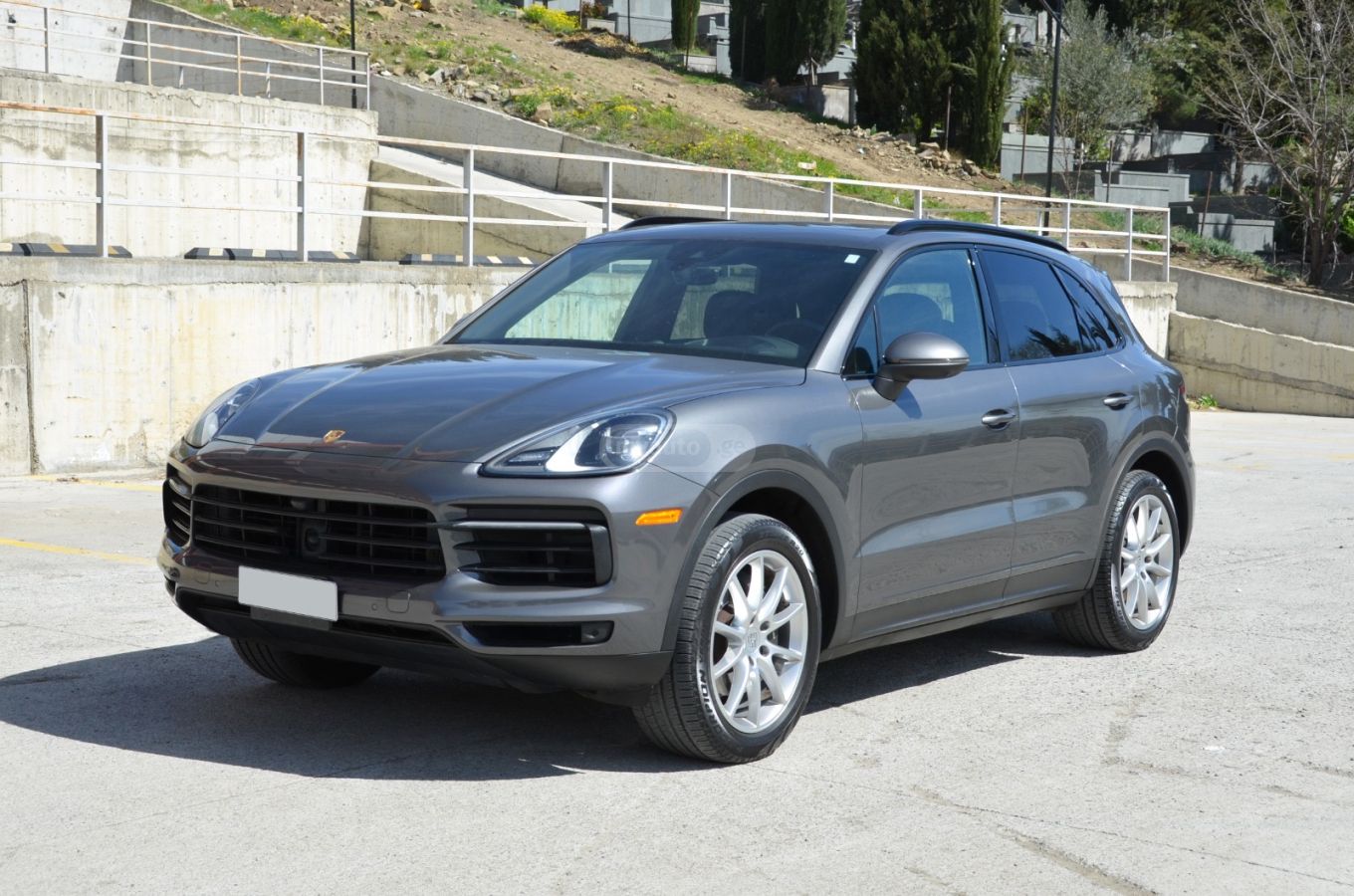 Porsche Cayenne - фото 1