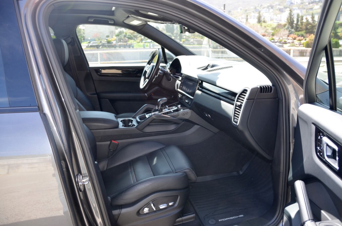 Porsche Cayenne - фото 11