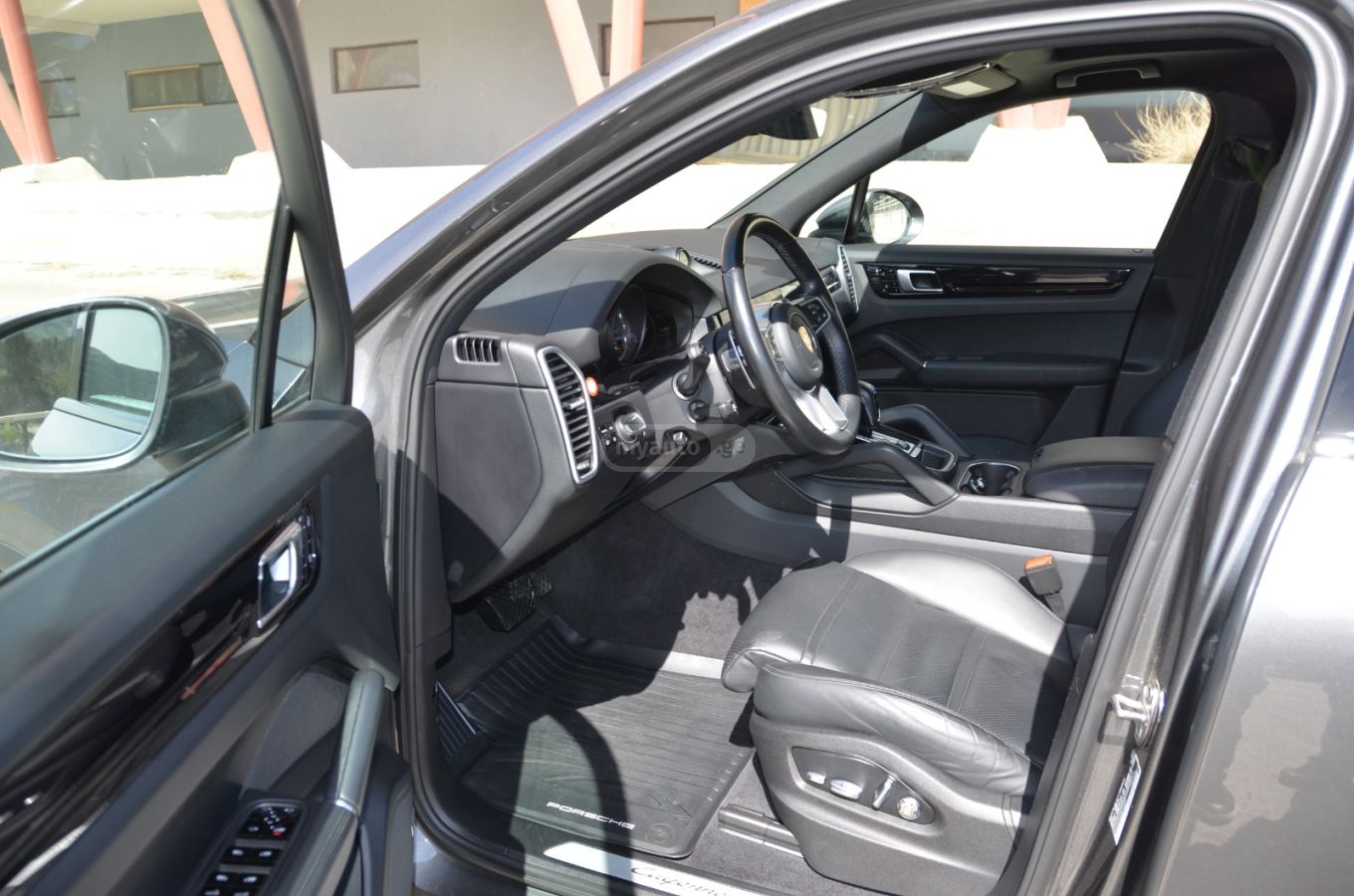 Porsche Cayenne - фото 12