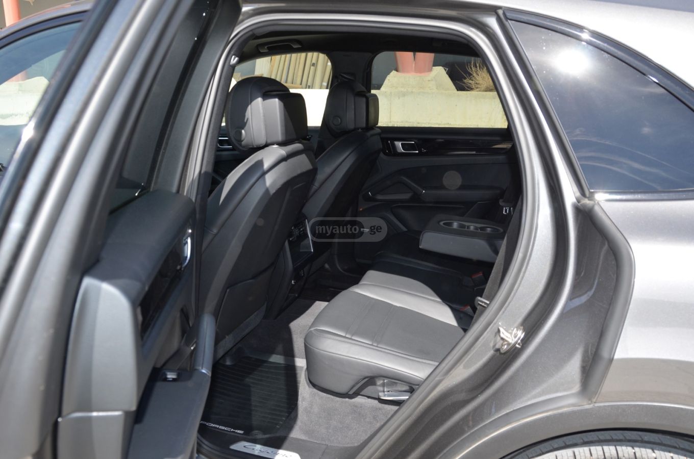 Porsche Cayenne - фото 13