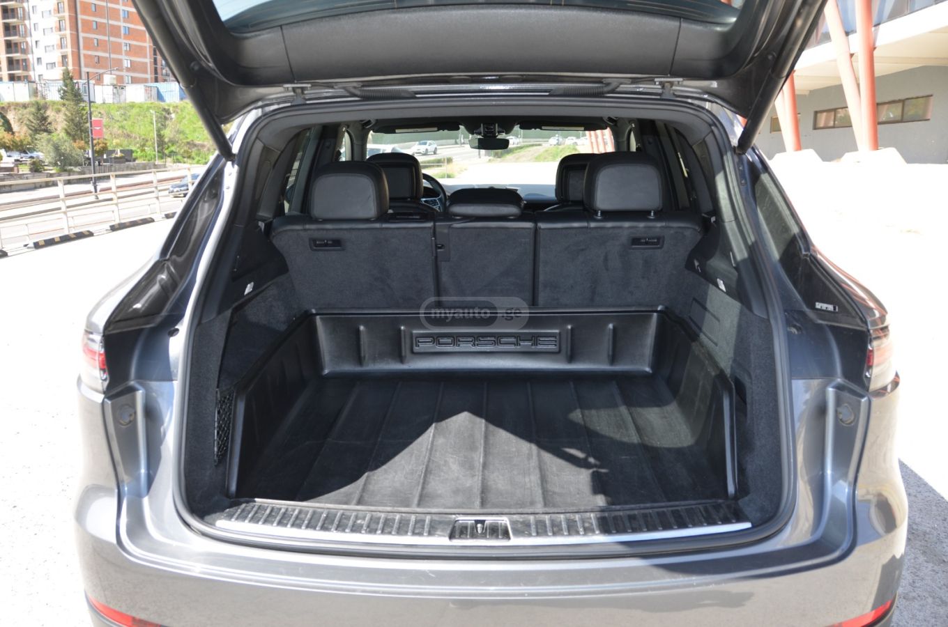 Porsche Cayenne - фото 14