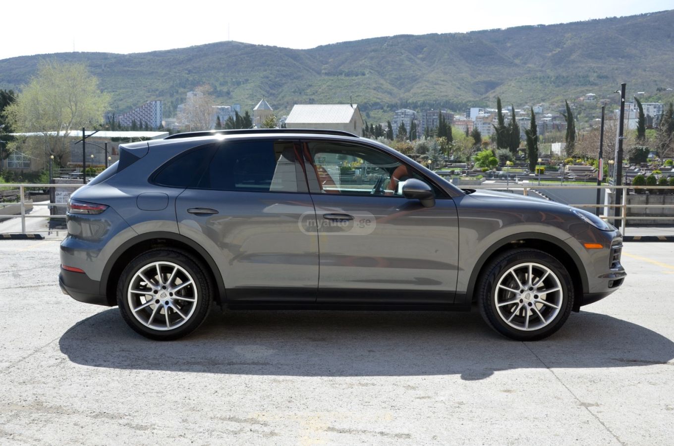 Porsche Cayenne - фото 4