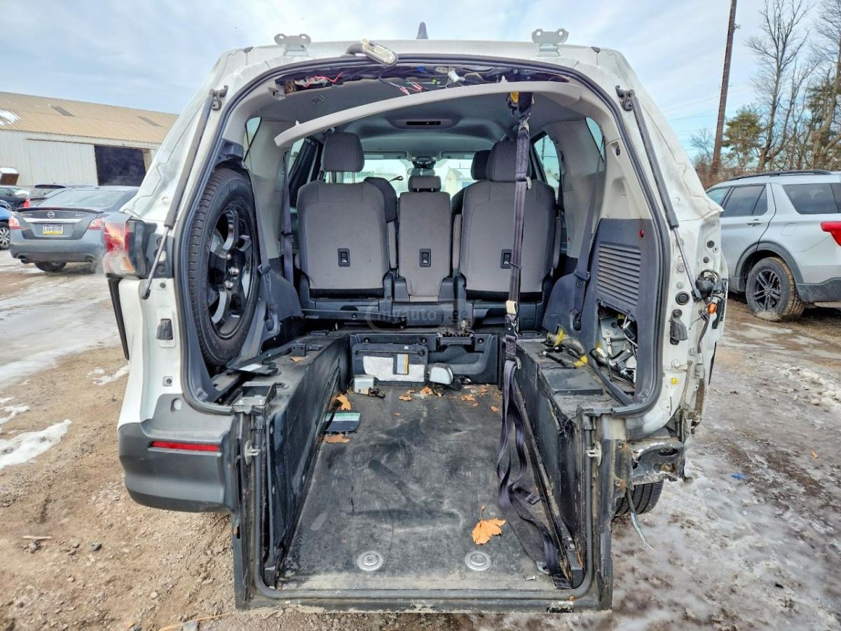 Toyota Sienna 2024 — миниатюра 6