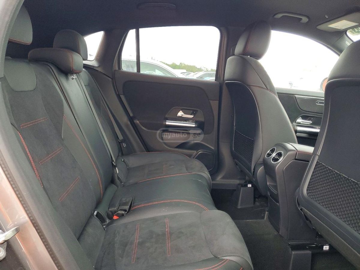 Mercedes-Benz GLA 250 - фото 11