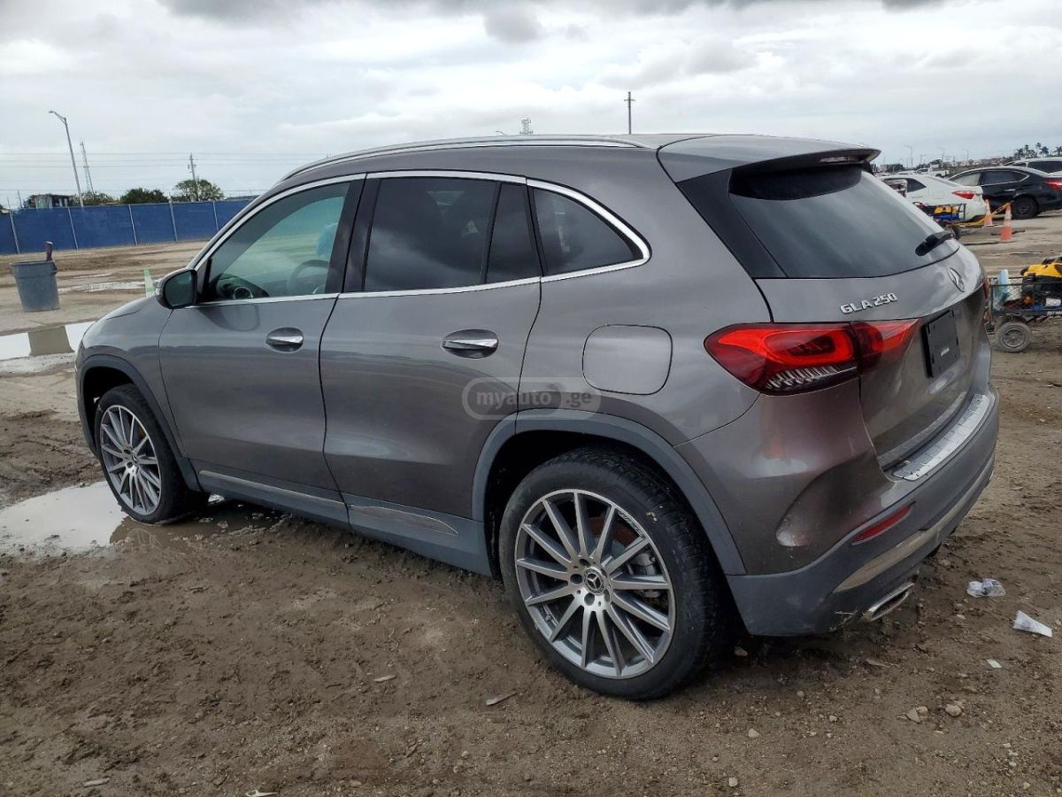 Mercedes-Benz GLA 250 - фото 2