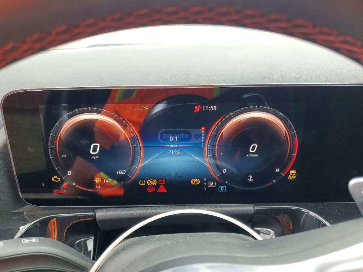 Mercedes-Benz GLA 250 - фото 9