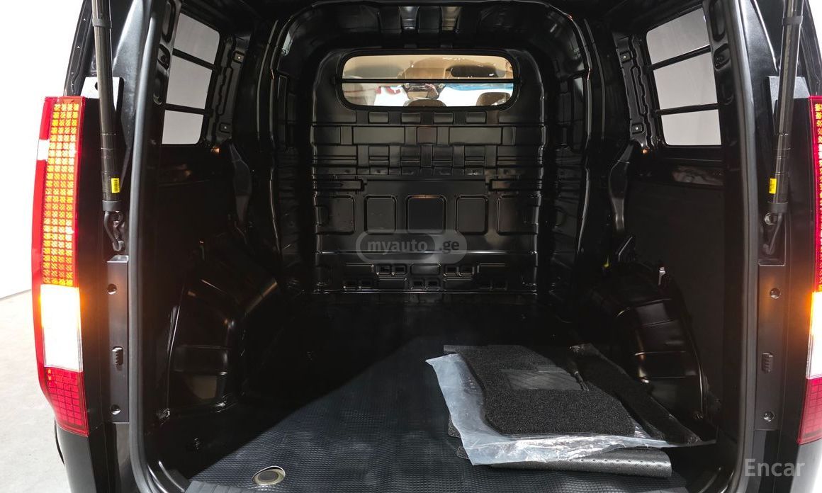 Hyundai Staria 5- 2025 — миниатюра 13