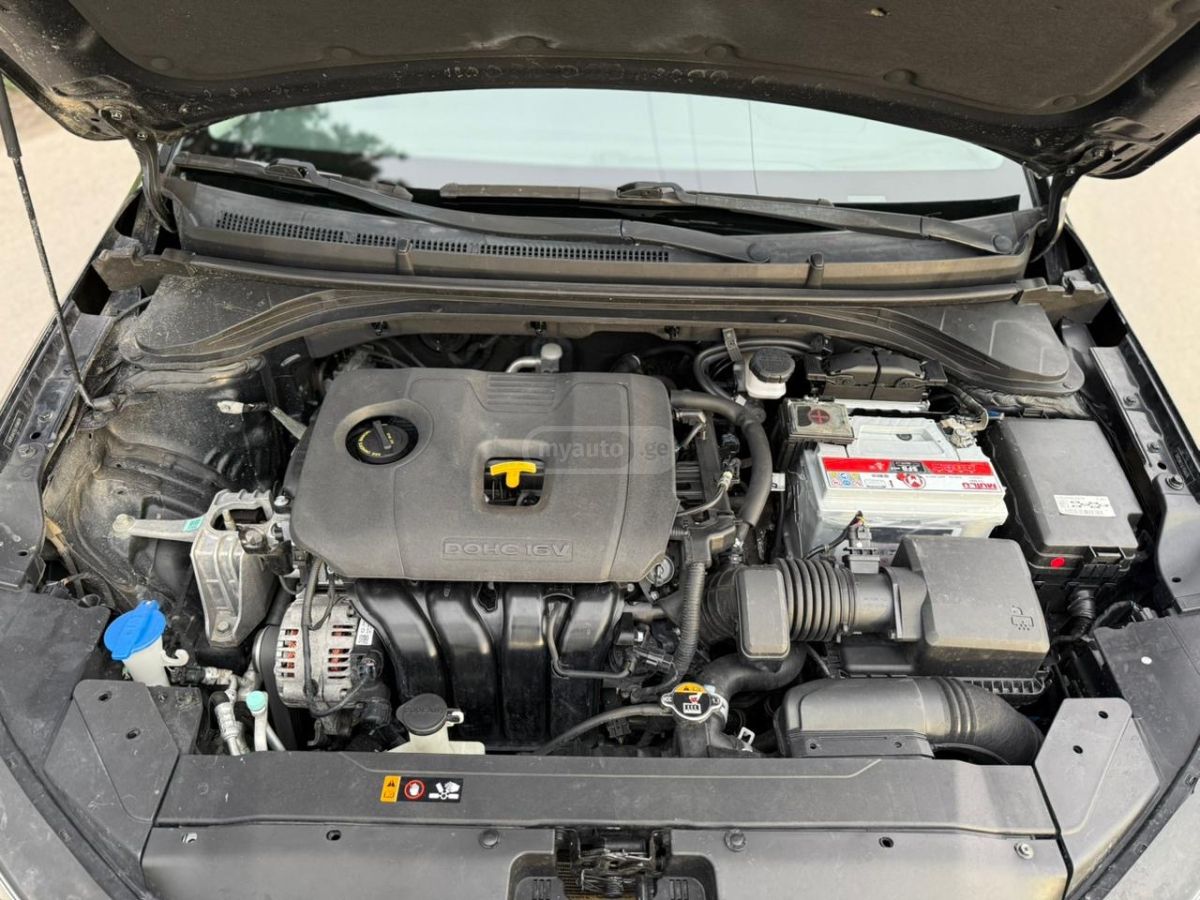 Hyundai Elantra - фото 10