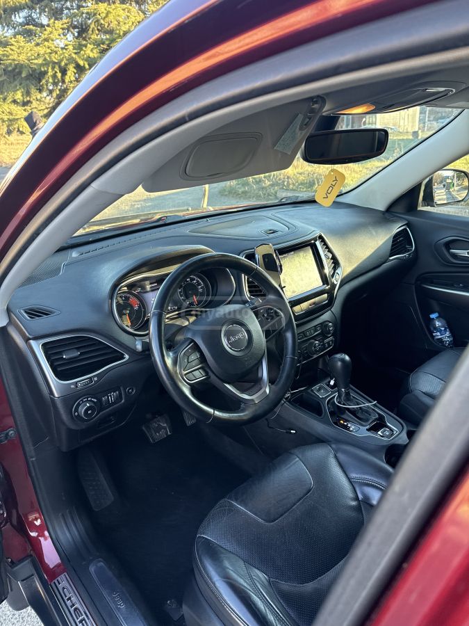 Jeep Cherokee - фото 8