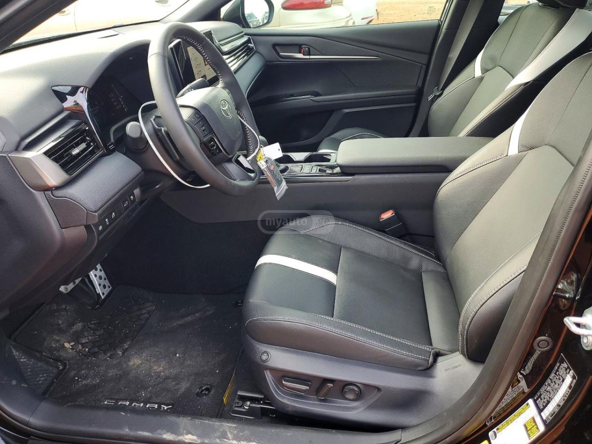 Toyota Camry - фото 5