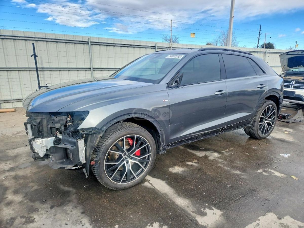Audi Q8 - фото 1