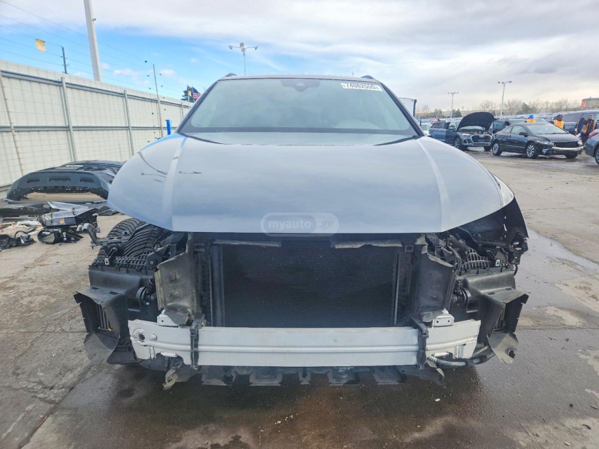 Audi Q8 - фото 4