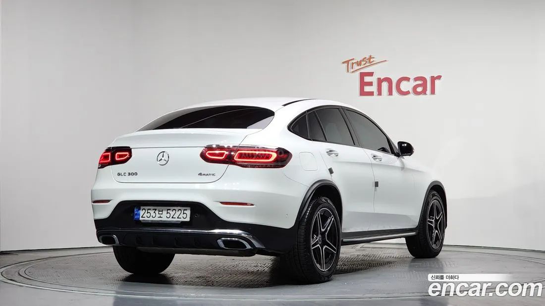 Mercedes-Benz - фото 2