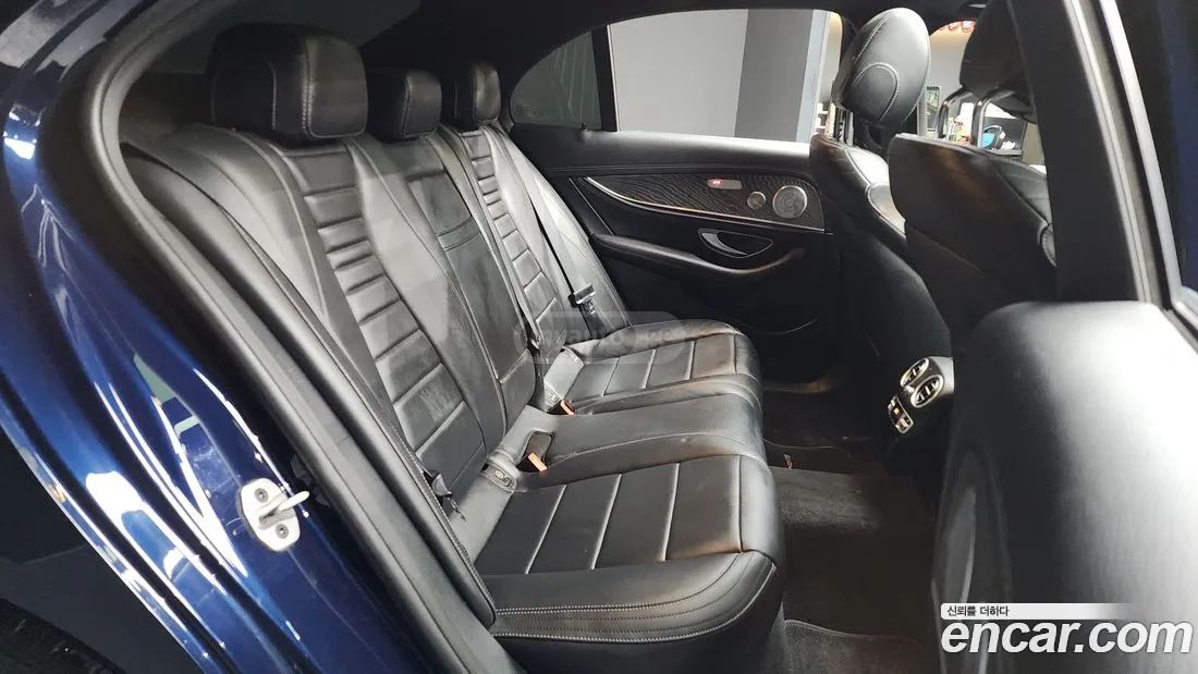 Mercedes-Benz E53 AMG - фото 12