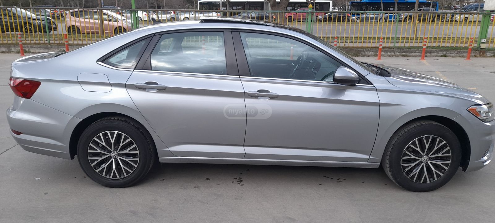 Volkswagen Jetta - фото 3