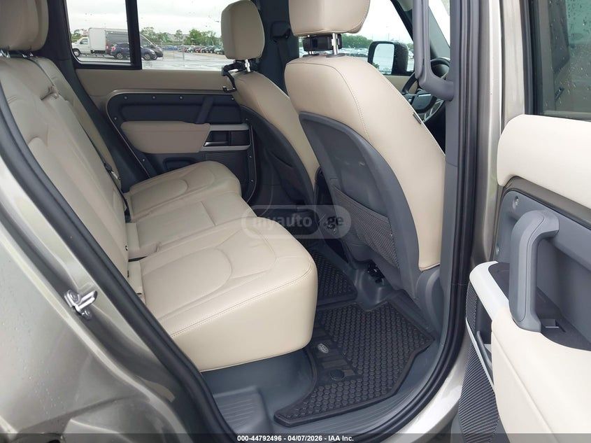 Land Rover Defender 110 2023 — миниатюра 9