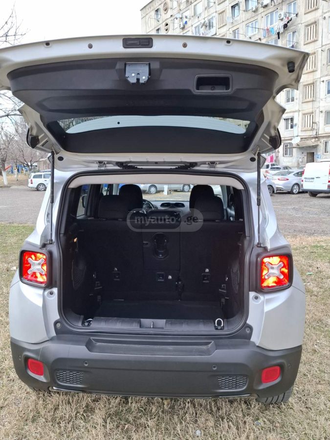 Jeep Renegade - фото 8