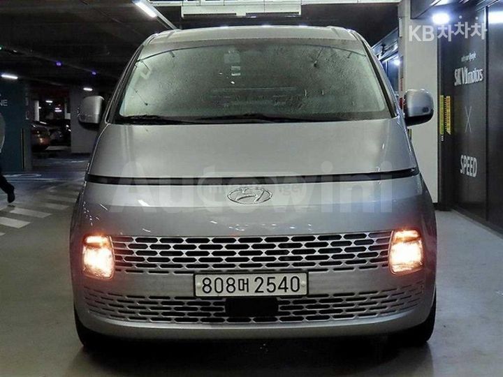 Hyundai Staria - фото 2